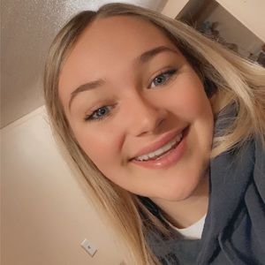 Meet your Posher, Abigail